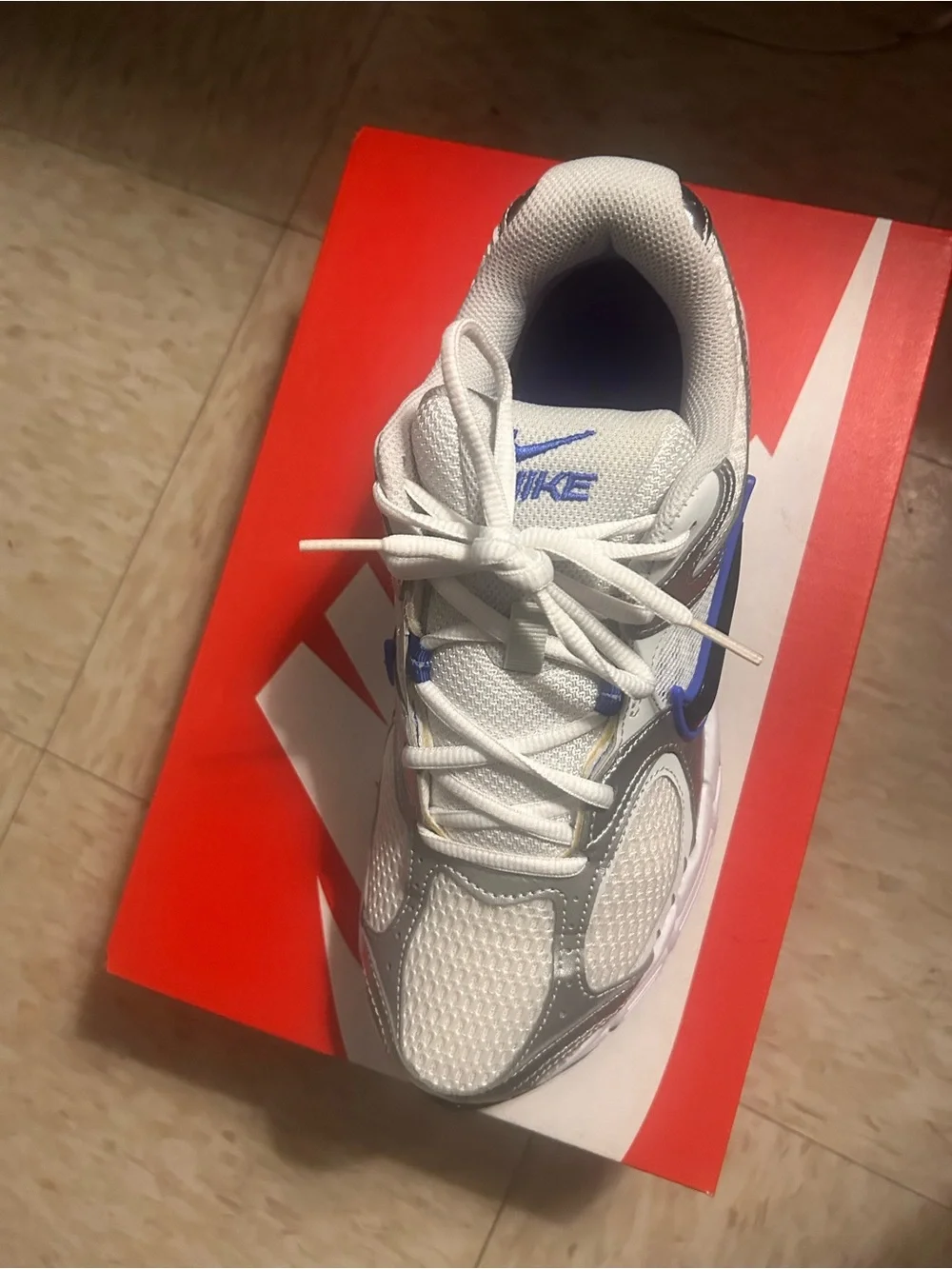Nike V5 RNR White Silver Blue Trainer with Bold Blue Swoosh